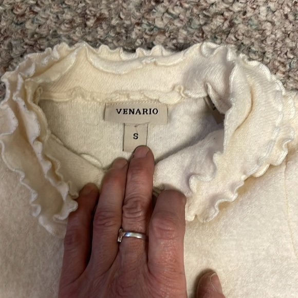 100% wool Cream Ruffled Button-Up cardigan - Picture 3 of 8